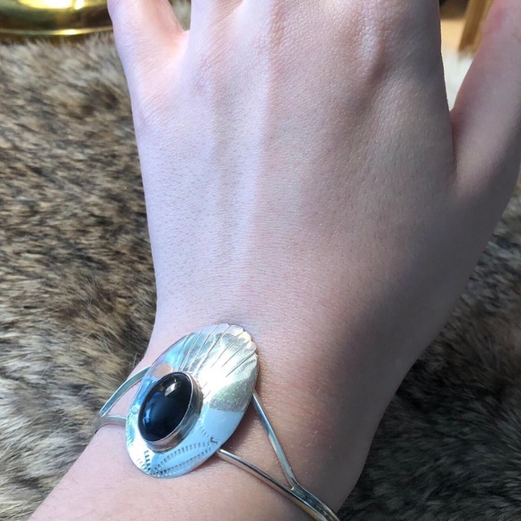 Vintage sterling silver Native American Navajo onyx cuff bracelet - Picture 4 of 4